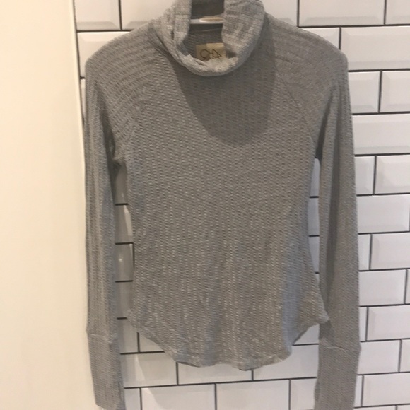 Chaser Thermal Raglan Turtleneck in Heather Grey - Picture 3 of 6